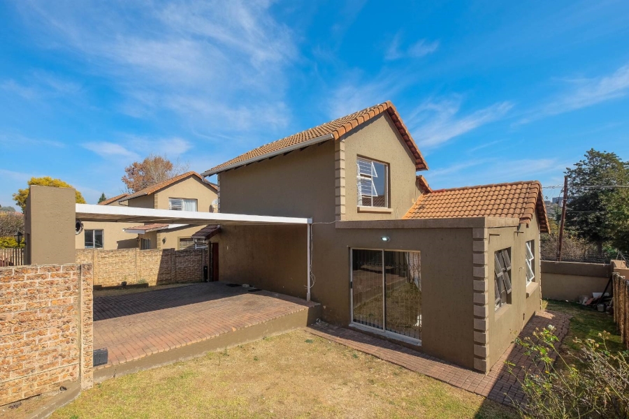 3 Bedroom Property for Sale in Buccleuch Gauteng