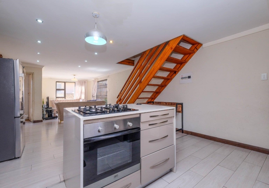 3 Bedroom Property for Sale in Buccleuch Gauteng