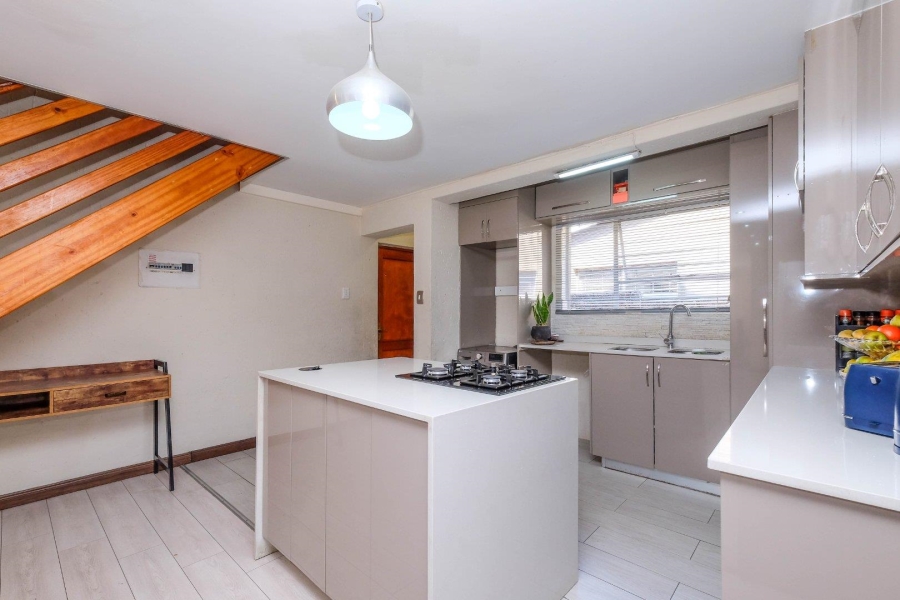 3 Bedroom Property for Sale in Buccleuch Gauteng