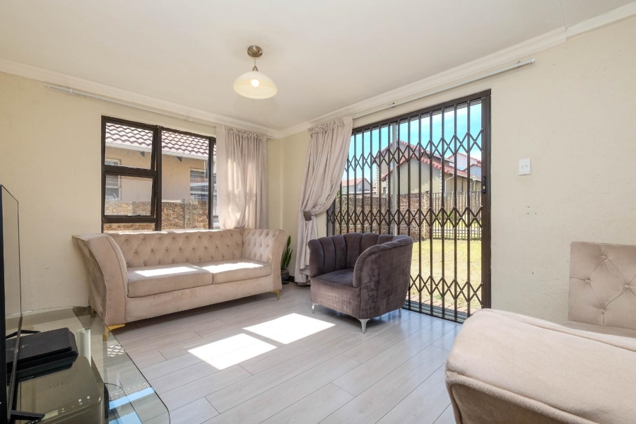 3 Bedroom Property for Sale in Buccleuch Gauteng