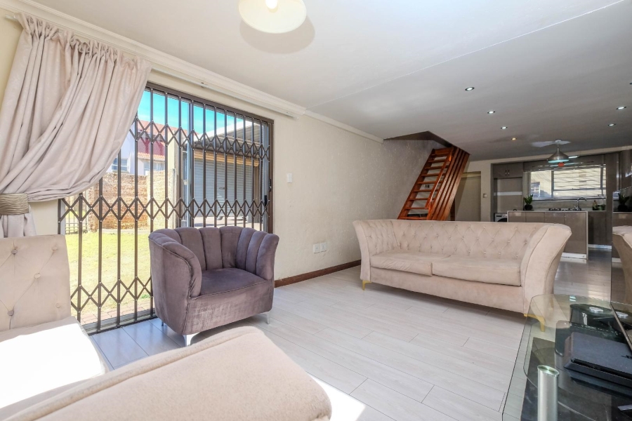 3 Bedroom Property for Sale in Buccleuch Gauteng
