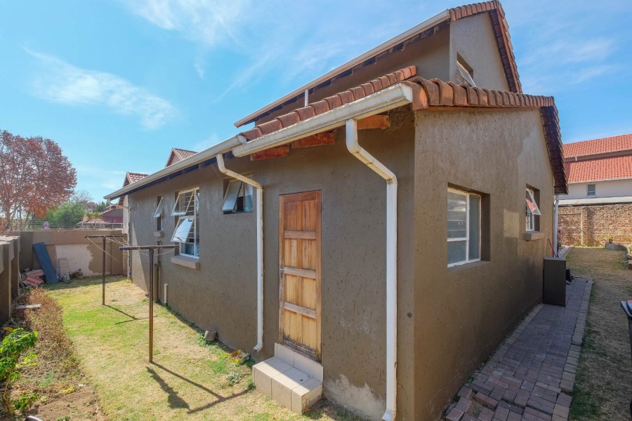 3 Bedroom Property for Sale in Buccleuch Gauteng