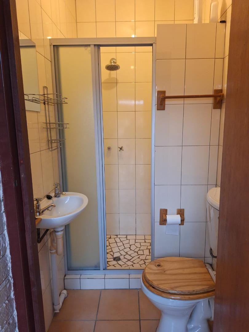 1 Bedroom Property for Sale in Discovery Gauteng