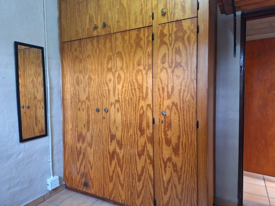 1 Bedroom Property for Sale in Discovery Gauteng