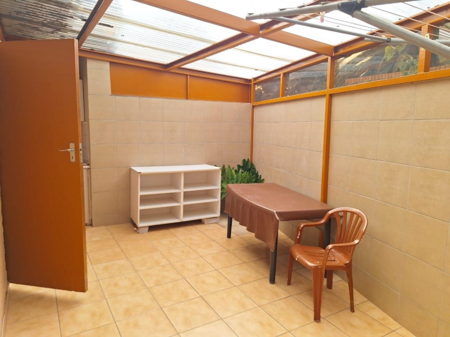 1 Bedroom Property for Sale in Discovery Gauteng
