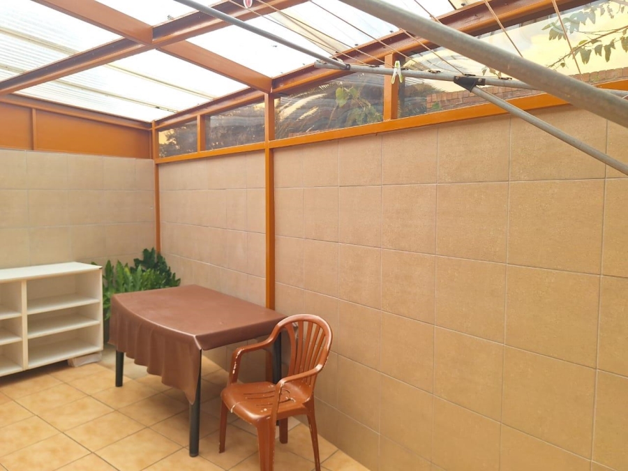 1 Bedroom Property for Sale in Discovery Gauteng
