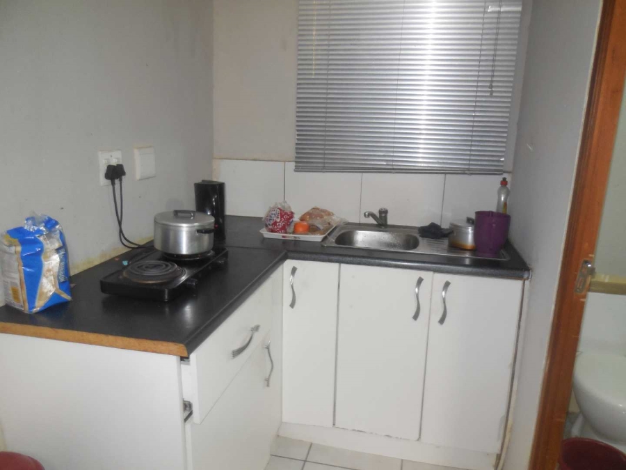 To Let 1 Bedroom Property for Rent in Silverton Gauteng