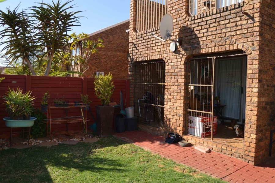 2 Bedroom Property for Sale in Doornpoort Gauteng