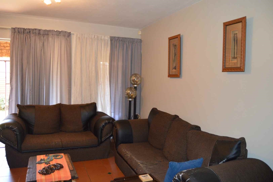 2 Bedroom Property for Sale in Doornpoort Gauteng