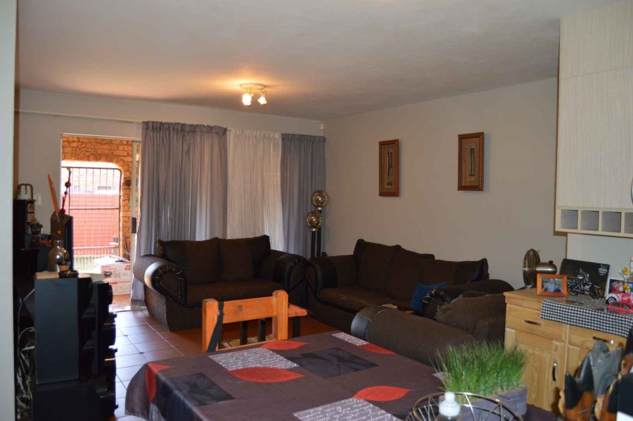 2 Bedroom Property for Sale in Doornpoort Gauteng