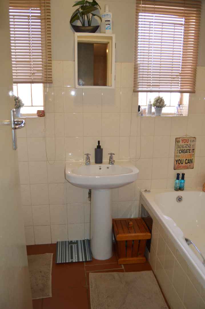 2 Bedroom Property for Sale in Doornpoort Gauteng