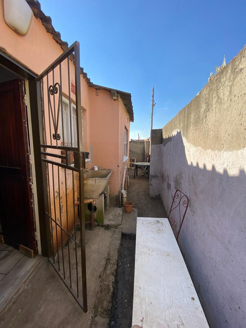 2 Bedroom Property for Sale in Tembisa Gauteng