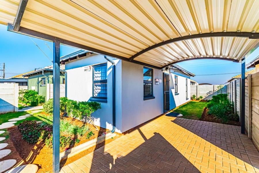 2 Bedroom Property for Sale in Protea Glen Gauteng