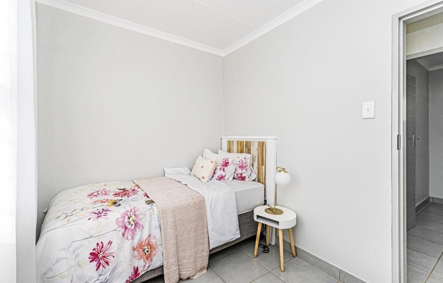 2 Bedroom Property for Sale in Protea Glen Gauteng