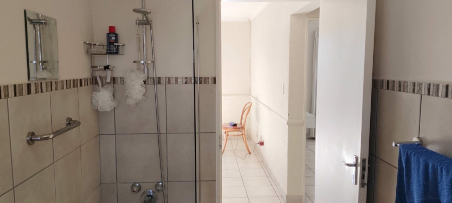 2 Bedroom Property for Sale in Verwoerdpark Gauteng