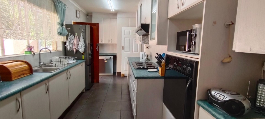 3 Bedroom Property for Sale in Brackendowns Gauteng