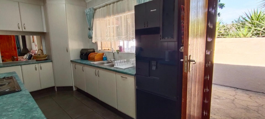 3 Bedroom Property for Sale in Brackendowns Gauteng