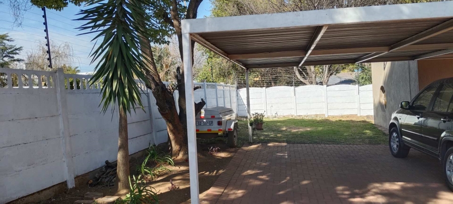 3 Bedroom Property for Sale in Brackendowns Gauteng
