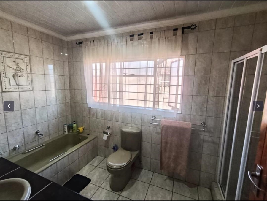 4 Bedroom Property for Sale in Brackenhurst Gauteng