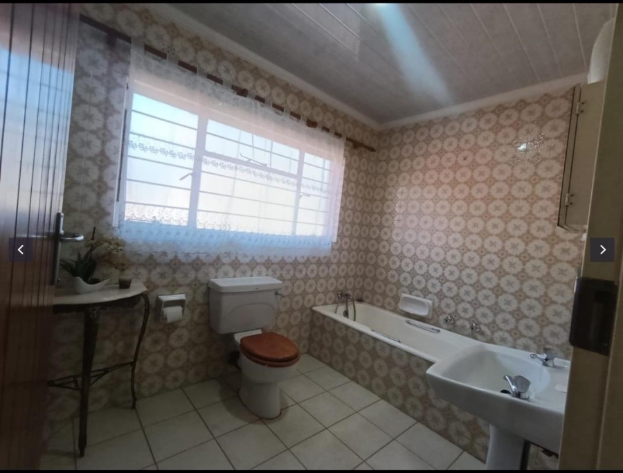 4 Bedroom Property for Sale in Brackenhurst Gauteng