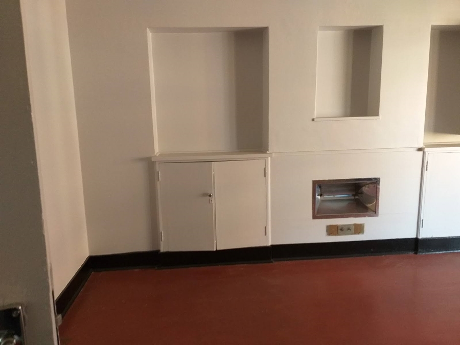To Let 2 Bedroom Property for Rent in Hillbrow Gauteng
