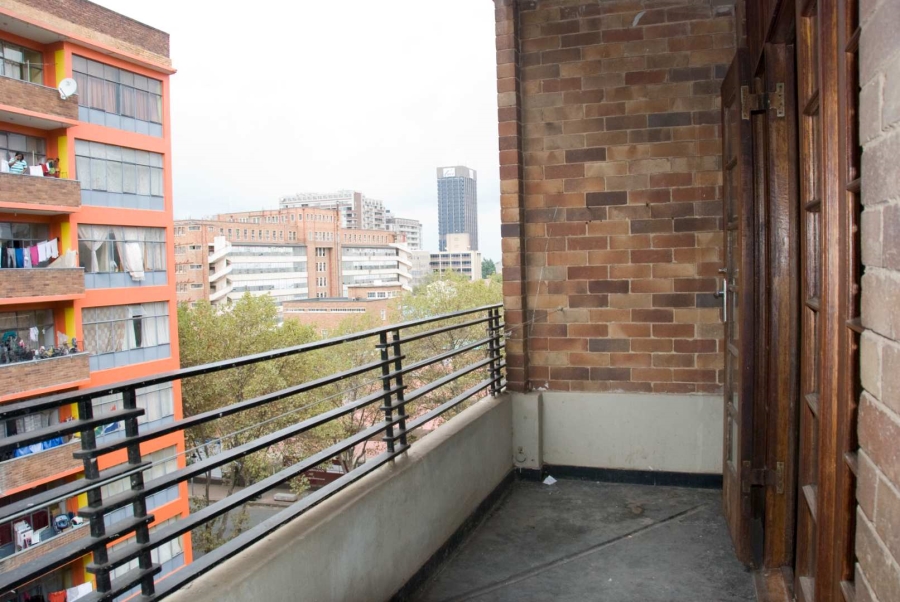 To Let 2 Bedroom Property for Rent in Hillbrow Gauteng