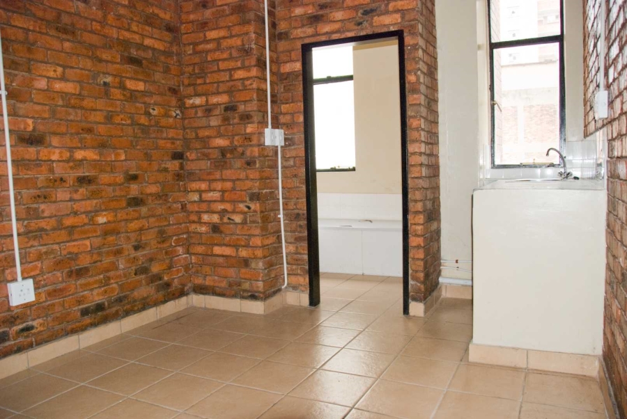 To Let 2 Bedroom Property for Rent in Johannesburg Central Gauteng