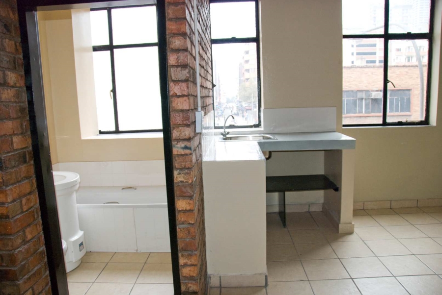 To Let 2 Bedroom Property for Rent in Johannesburg Central Gauteng