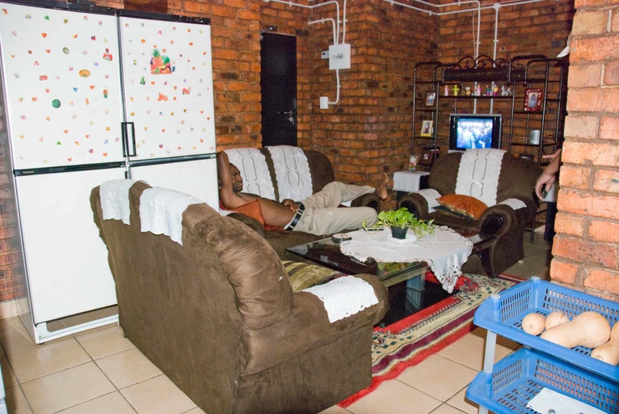To Let 2 Bedroom Property for Rent in Johannesburg Central Gauteng