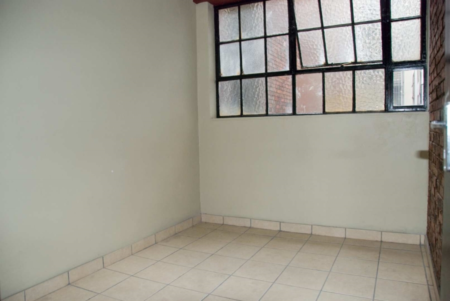 To Let 2 Bedroom Property for Rent in Johannesburg Central Gauteng
