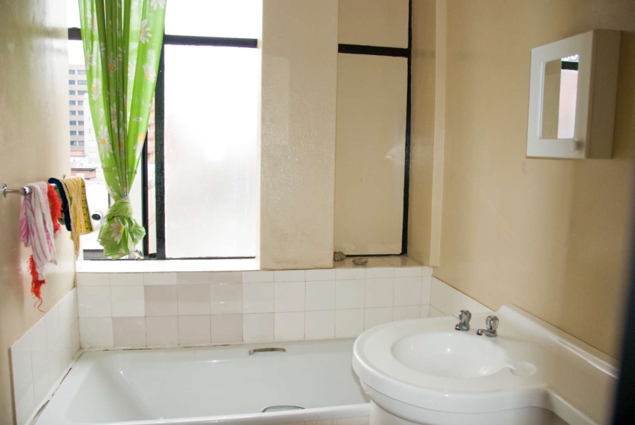 To Let 2 Bedroom Property for Rent in Johannesburg Central Gauteng