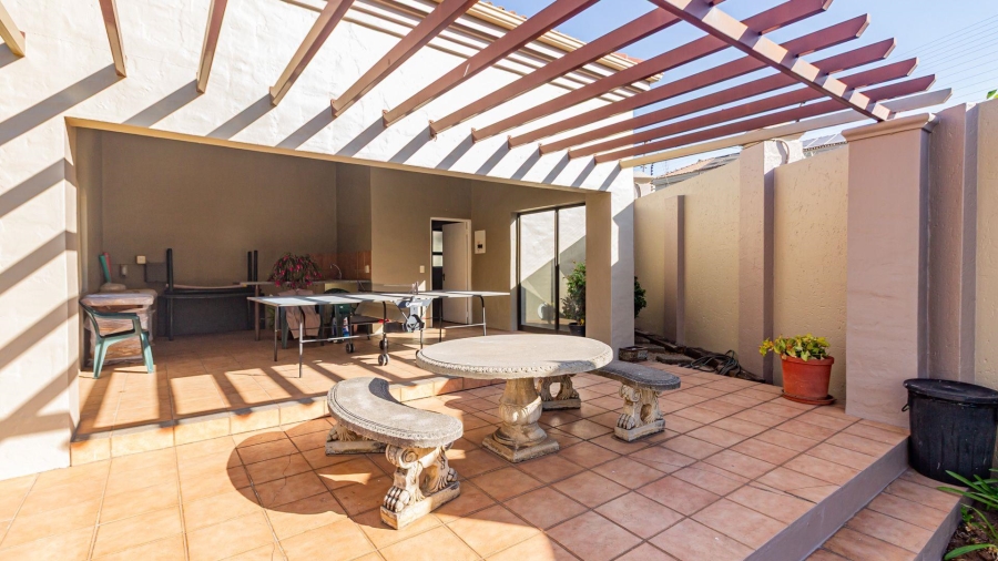 2 Bedroom Property for Sale in Melrose Estate Gauteng