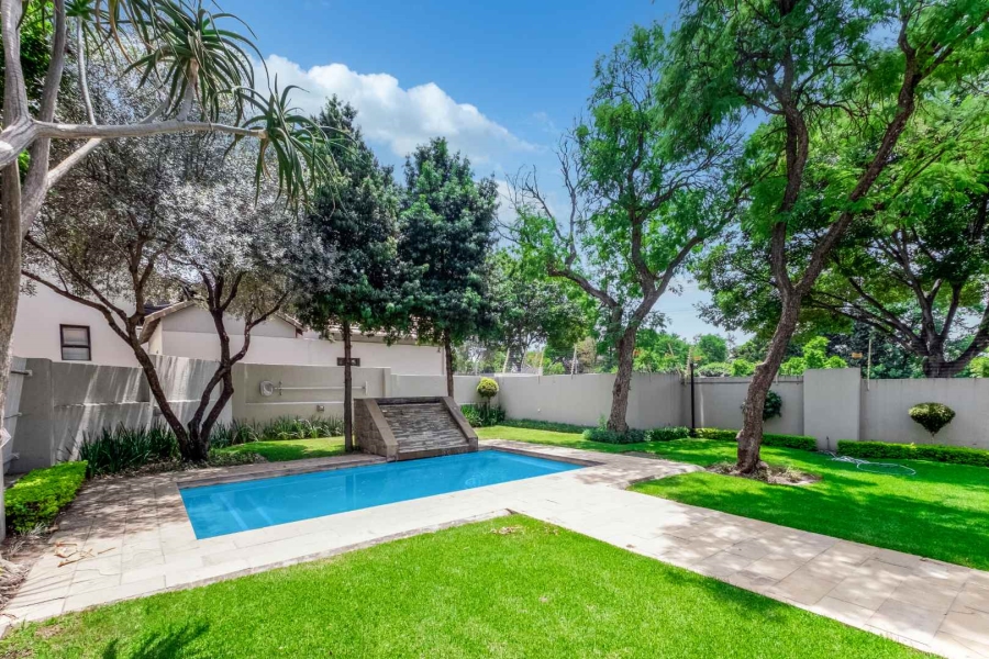 2 Bedroom Property for Sale in Lonehill Gauteng