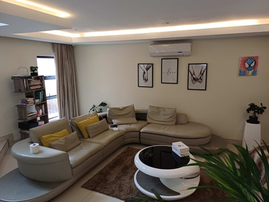 4 Bedroom Property for Sale in Willowbrook Gauteng
