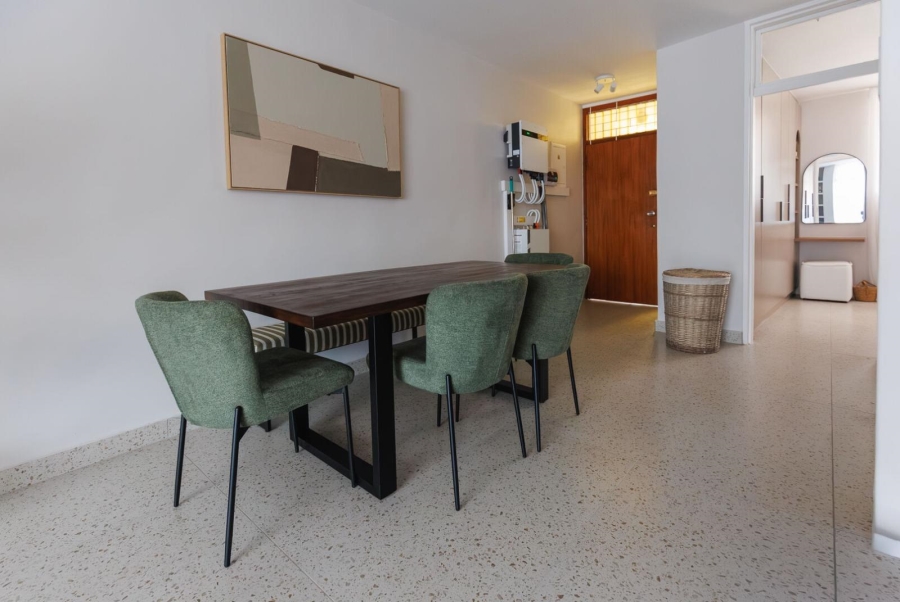 To Let 1 Bedroom Property for Rent in Glenadrienne Gauteng