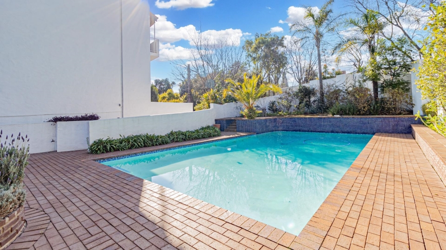 To Let 1 Bedroom Property for Rent in Glenadrienne Gauteng