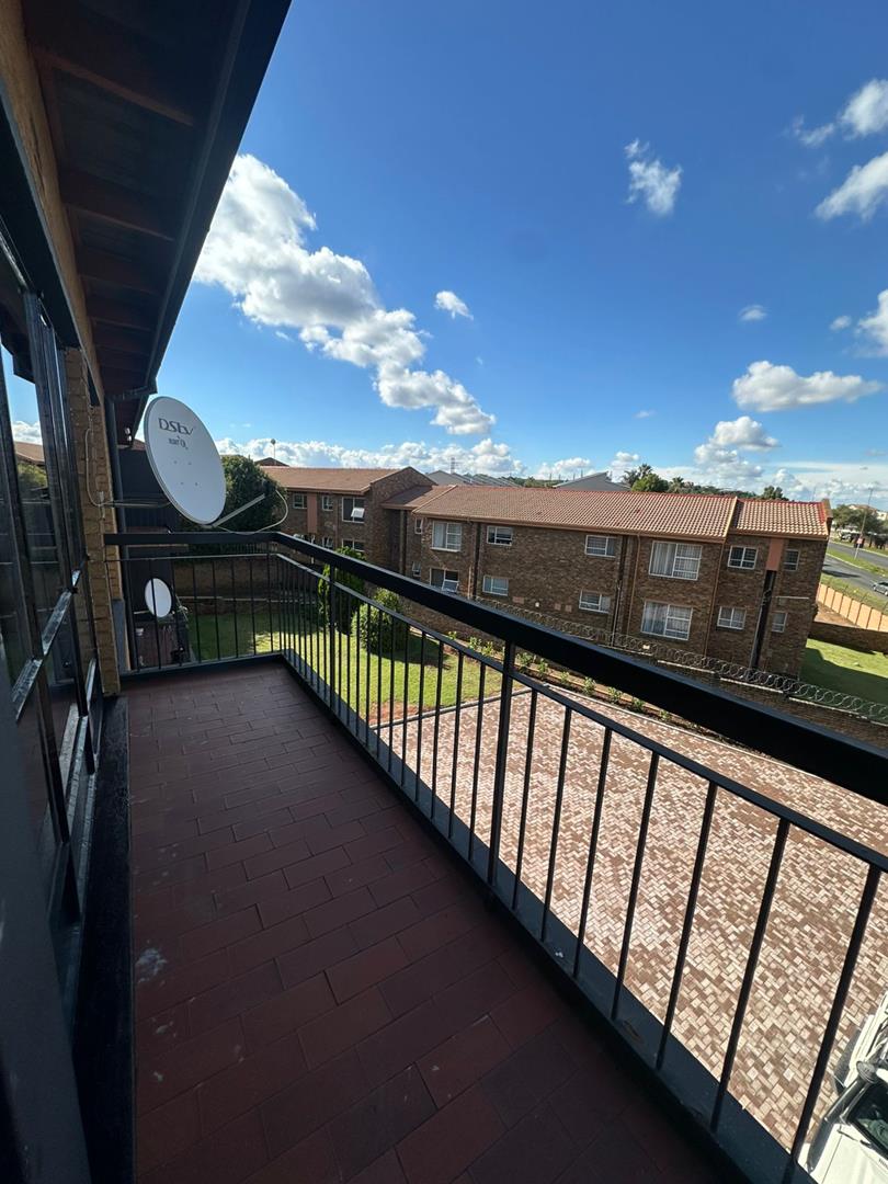 To Let 2 Bedroom Property for Rent in Kloofendal Gauteng