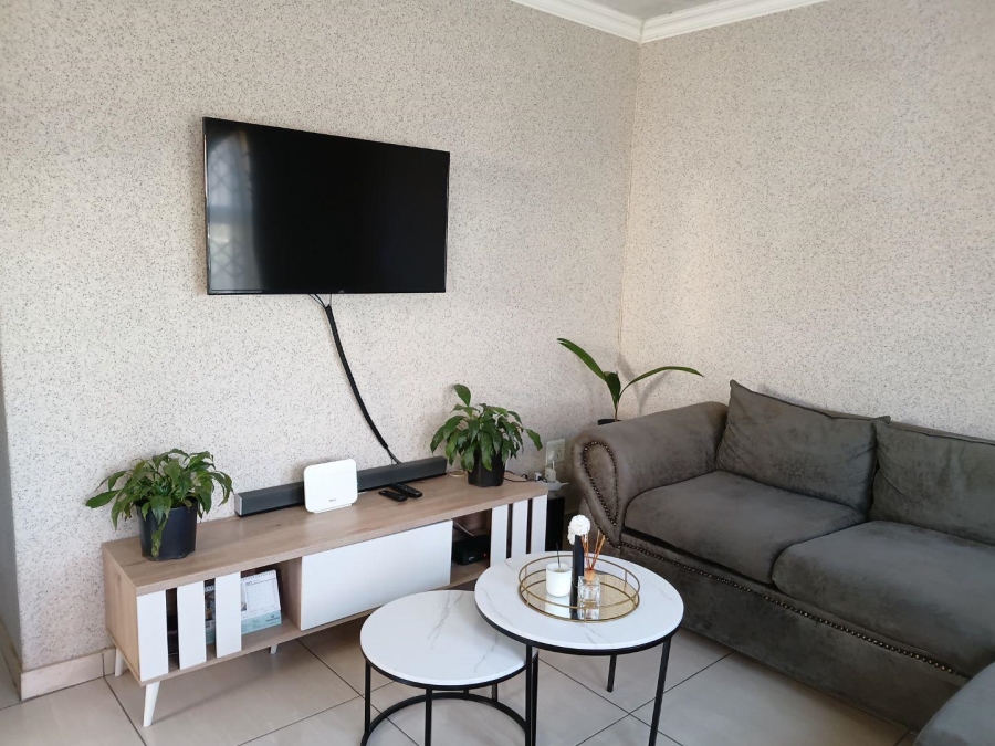 3 Bedroom Property for Sale in Clayville Gauteng