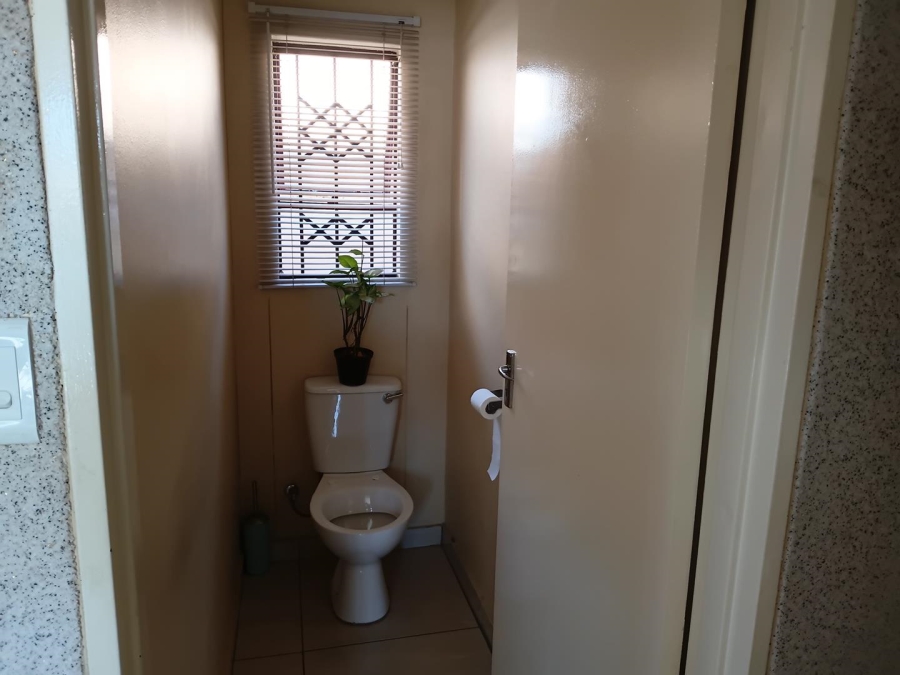 3 Bedroom Property for Sale in Clayville Gauteng