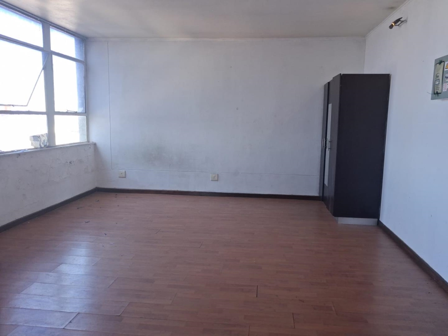1 Bedroom Property for Sale in Johannesburg Central Gauteng