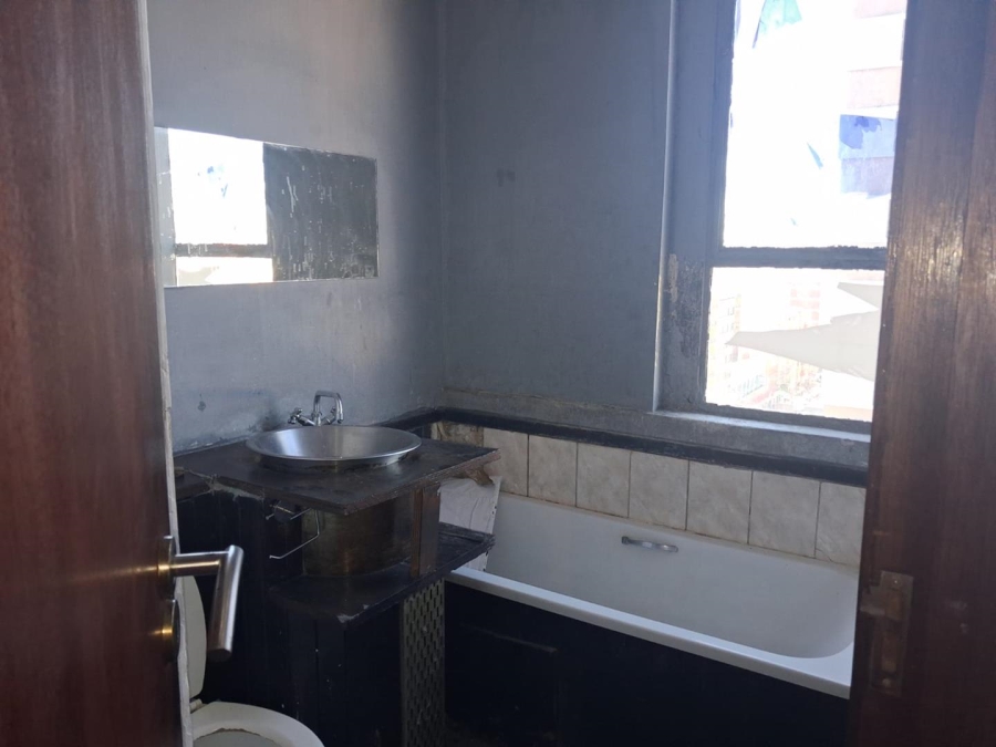 1 Bedroom Property for Sale in Johannesburg Central Gauteng