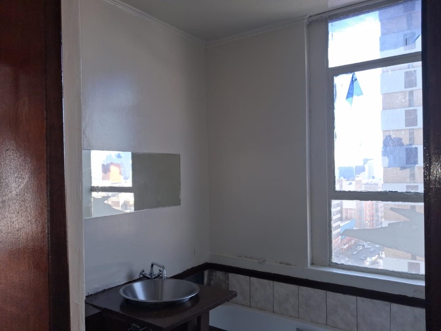 1 Bedroom Property for Sale in Johannesburg Central Gauteng