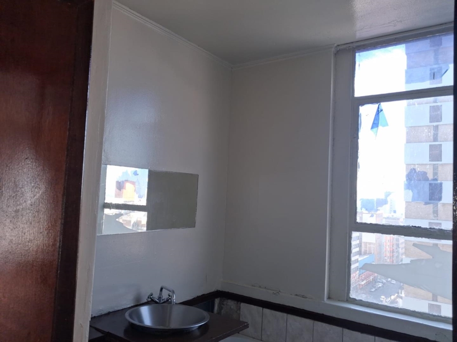 1 Bedroom Property for Sale in Johannesburg Central Gauteng