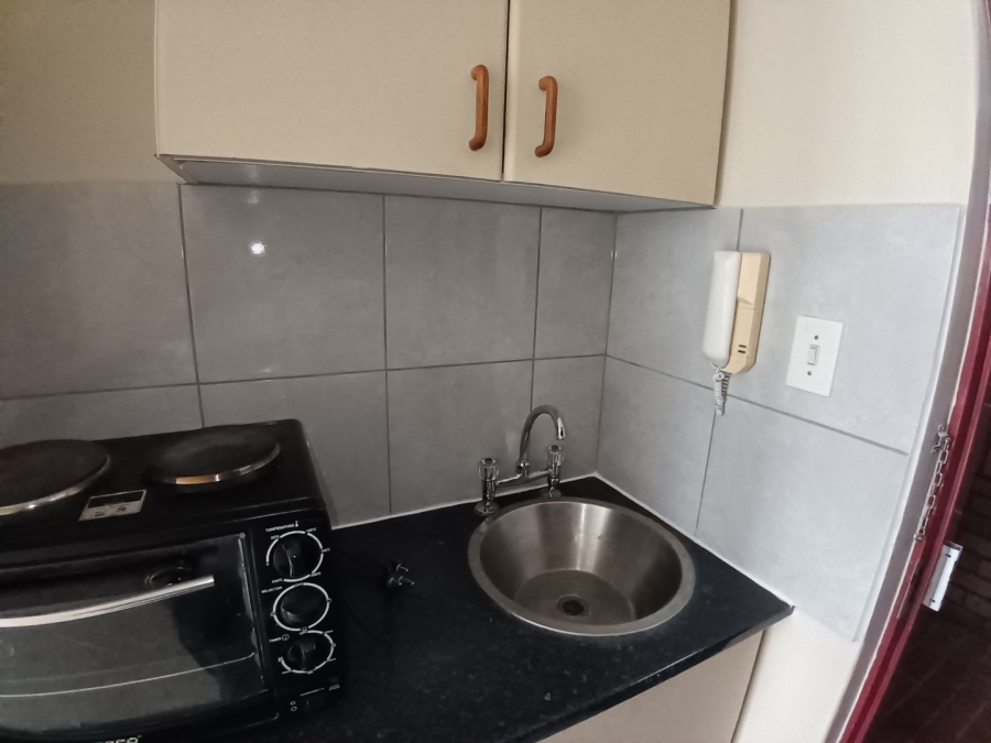 1 Bedroom Property for Sale in Hatfield Gauteng