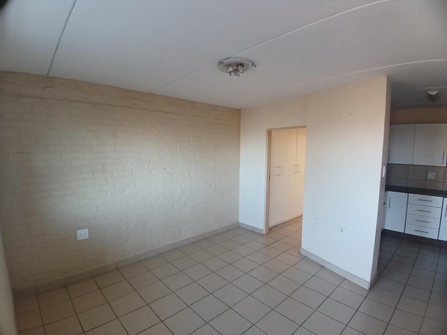 To Let 1 Bedroom Property for Rent in Die Hoewes Gauteng