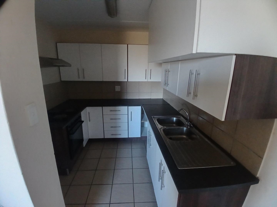To Let 1 Bedroom Property for Rent in Die Hoewes Gauteng
