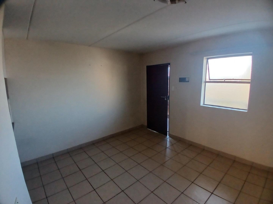 To Let 1 Bedroom Property for Rent in Die Hoewes Gauteng