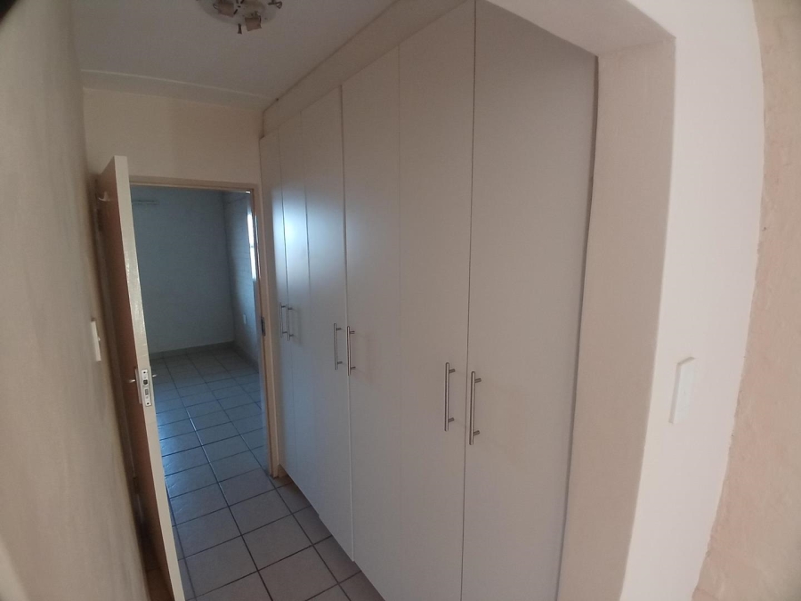 To Let 1 Bedroom Property for Rent in Die Hoewes Gauteng