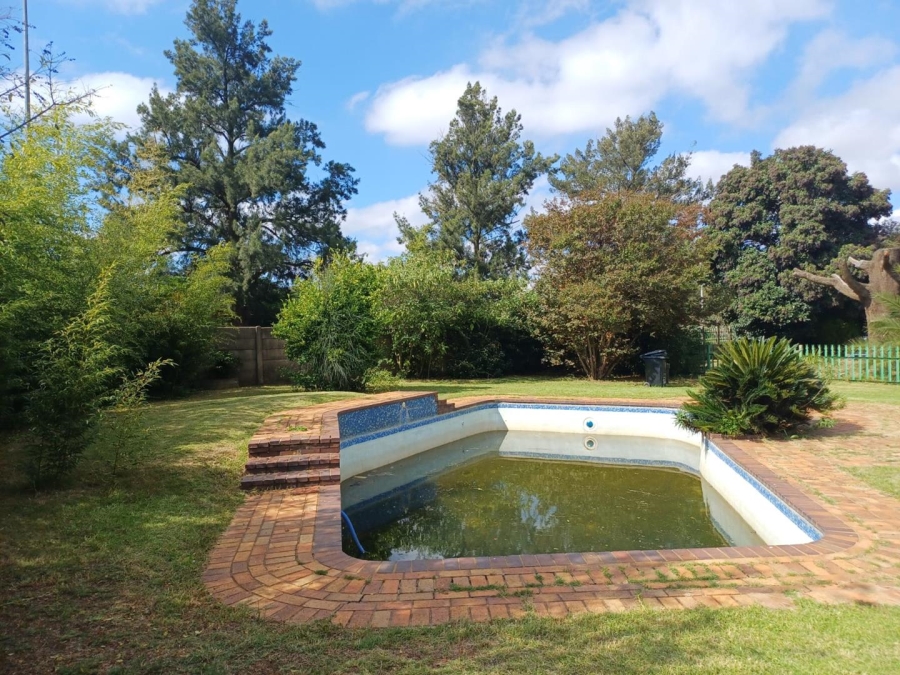 5 Bedroom Property for Sale in Struisbult Gauteng