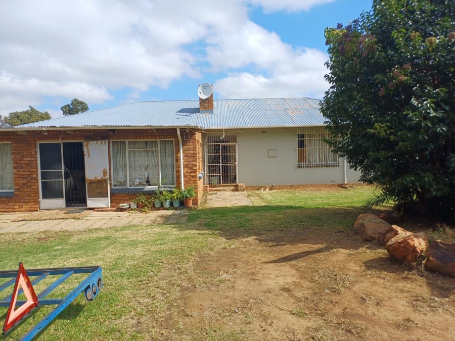 5 Bedroom Property for Sale in Struisbult Gauteng
